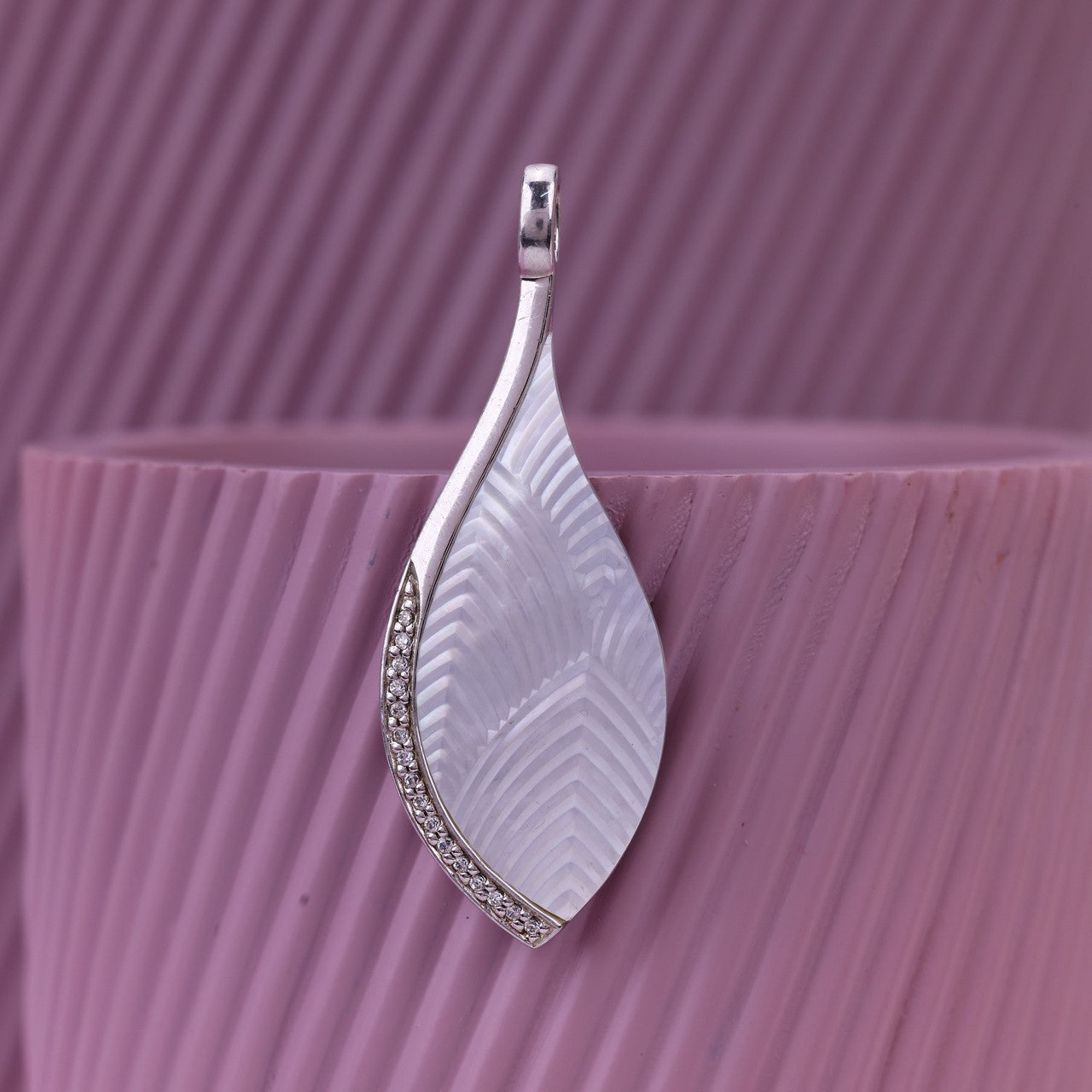 92.5 Silver Mother Of Pearl Pendant & Earrings Set | Leaf Design