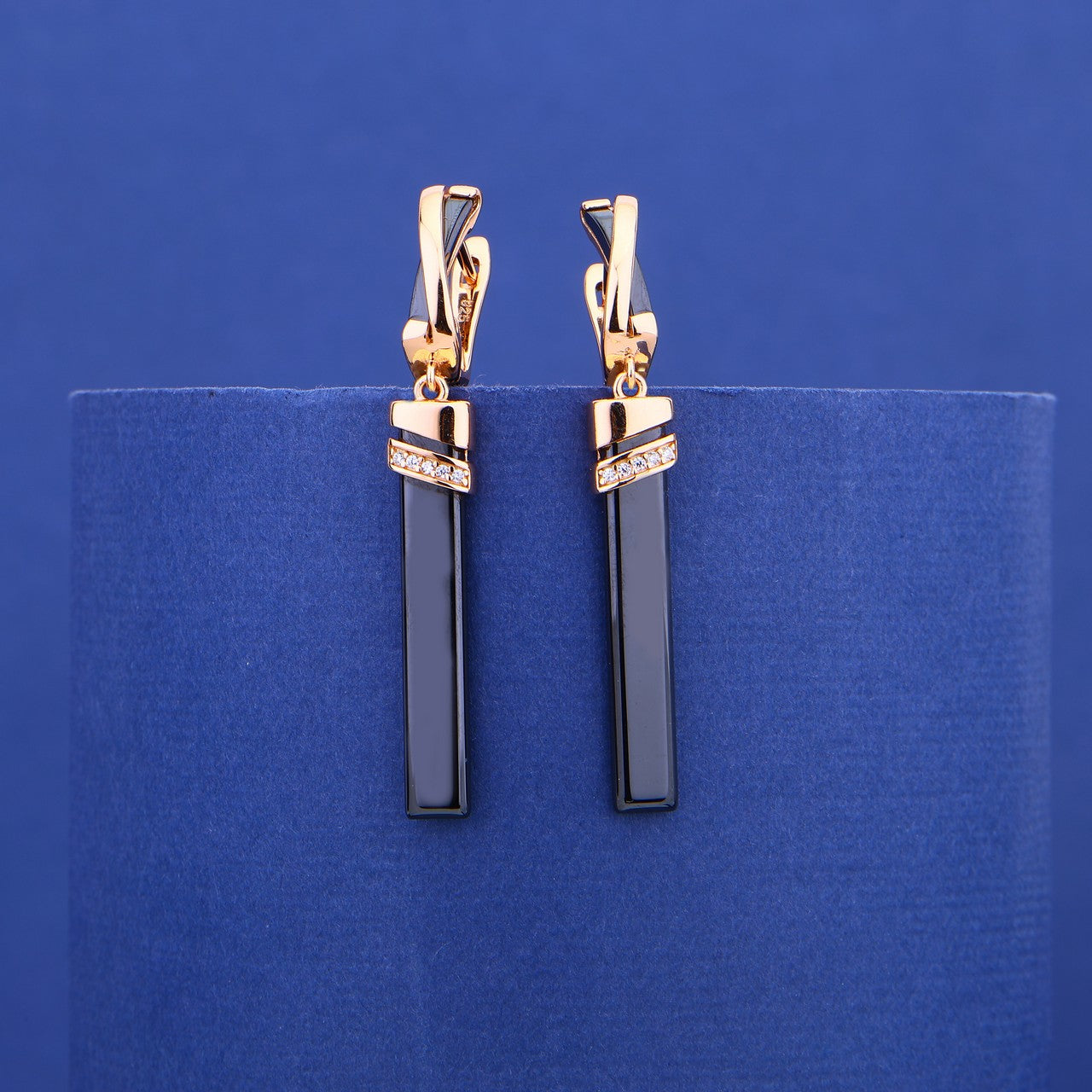 Black Velvet Bar Line Rose Earrings