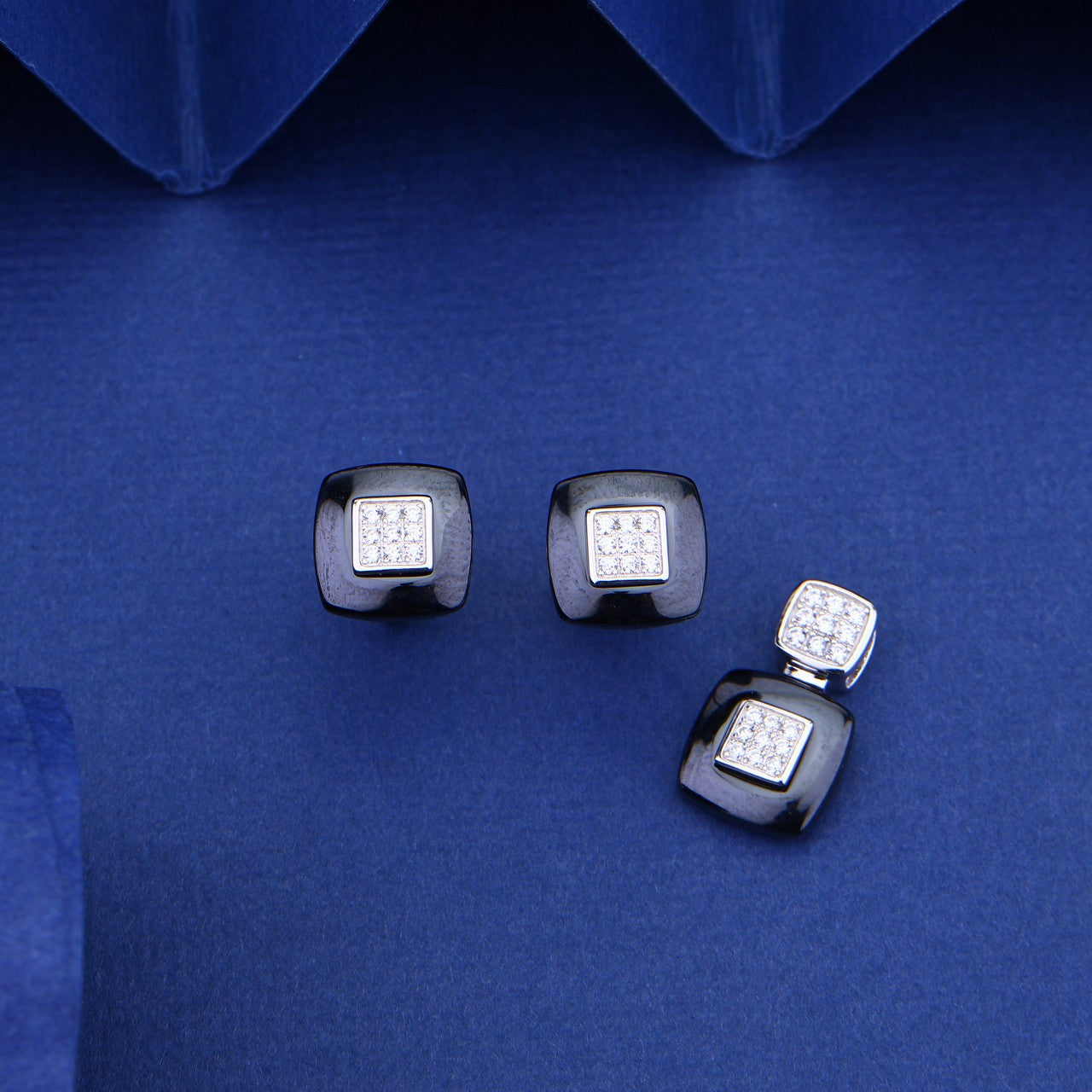 Square Spark Silver Ceramic Pendent Set
