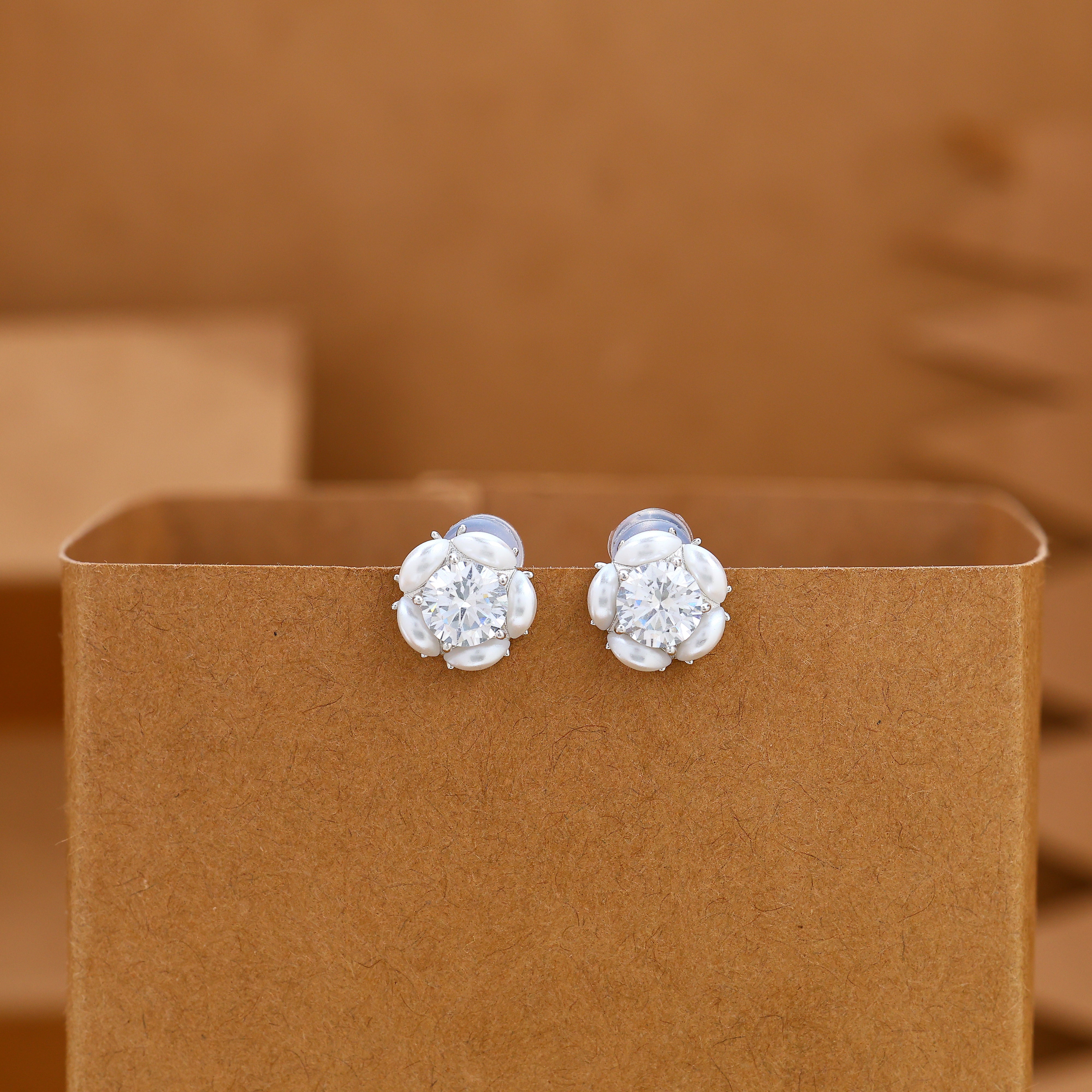 Floral Sparkle 92.5 Silver Pendent & Studs Set