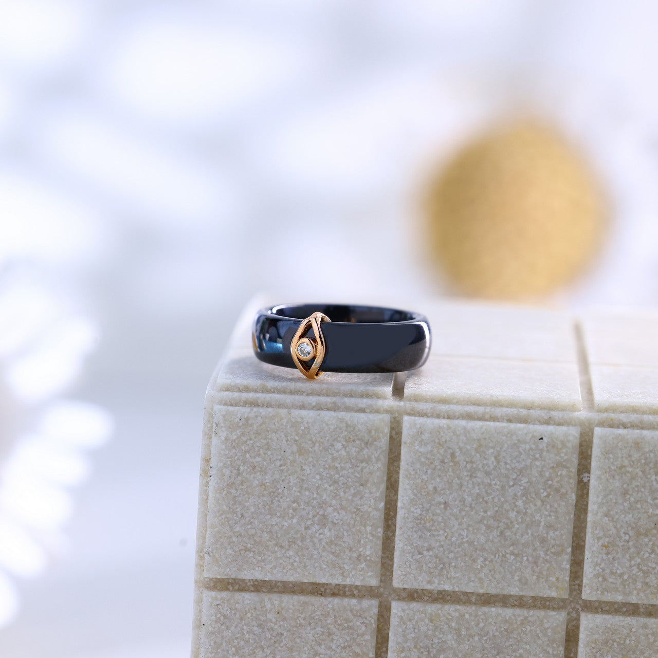 Rose Silver Eye Ceramic Ring