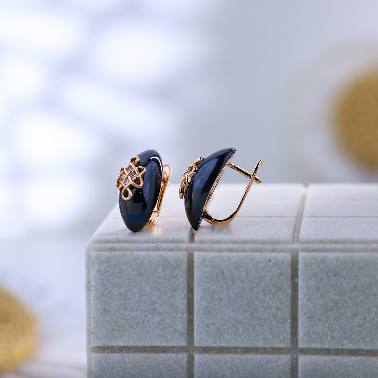 Modern Muse Black Rose Ceramic Set