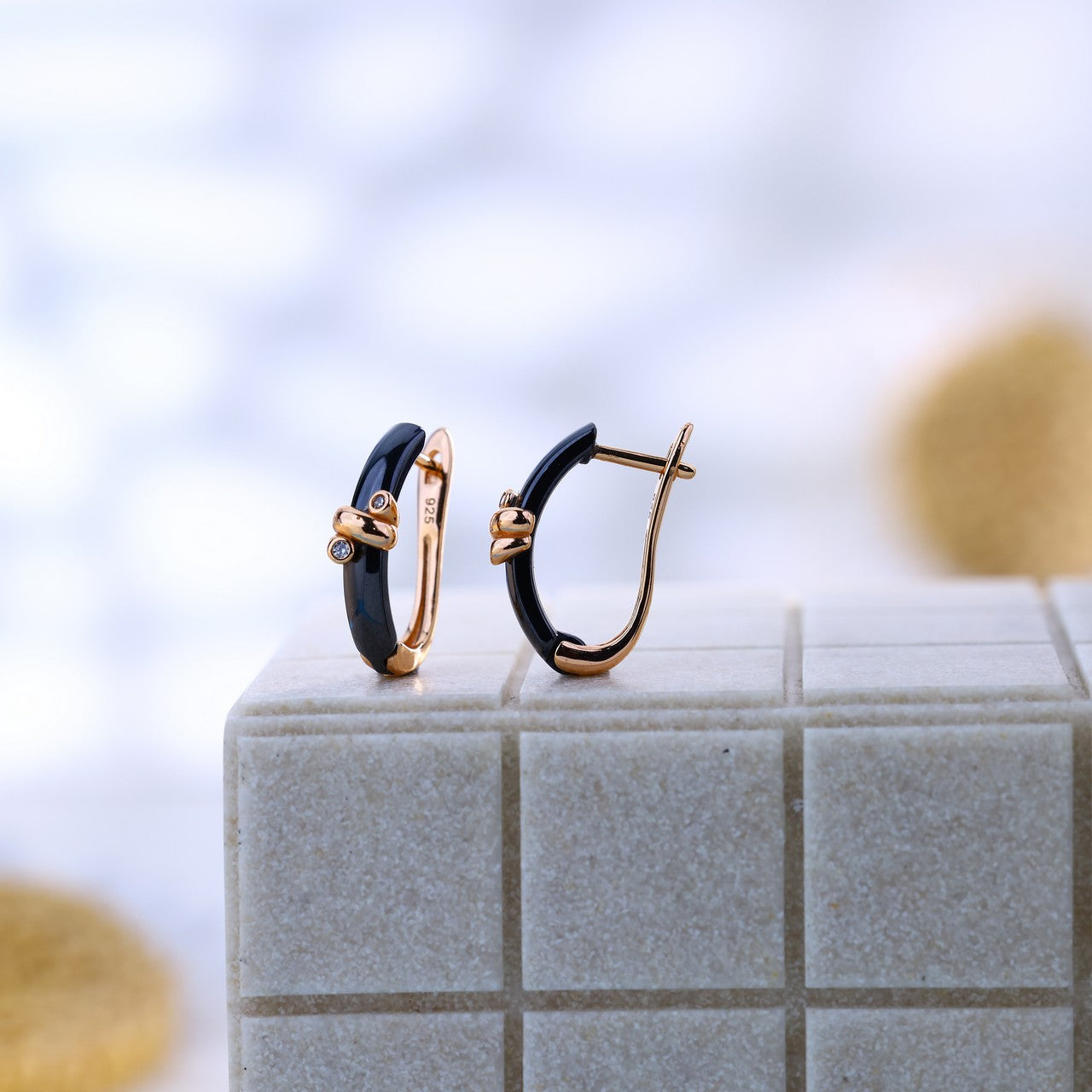 Dual Swirl Black Rose Silver Ceramic Set