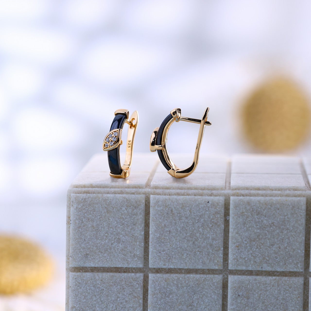 Modern Grace Silver Black Ceramic Set