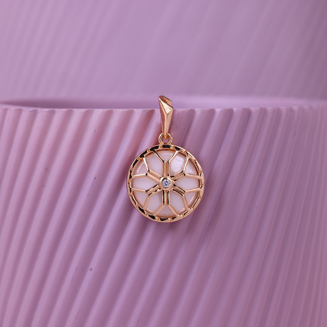 Mystic petal Wheel Pendant- 925 Silver