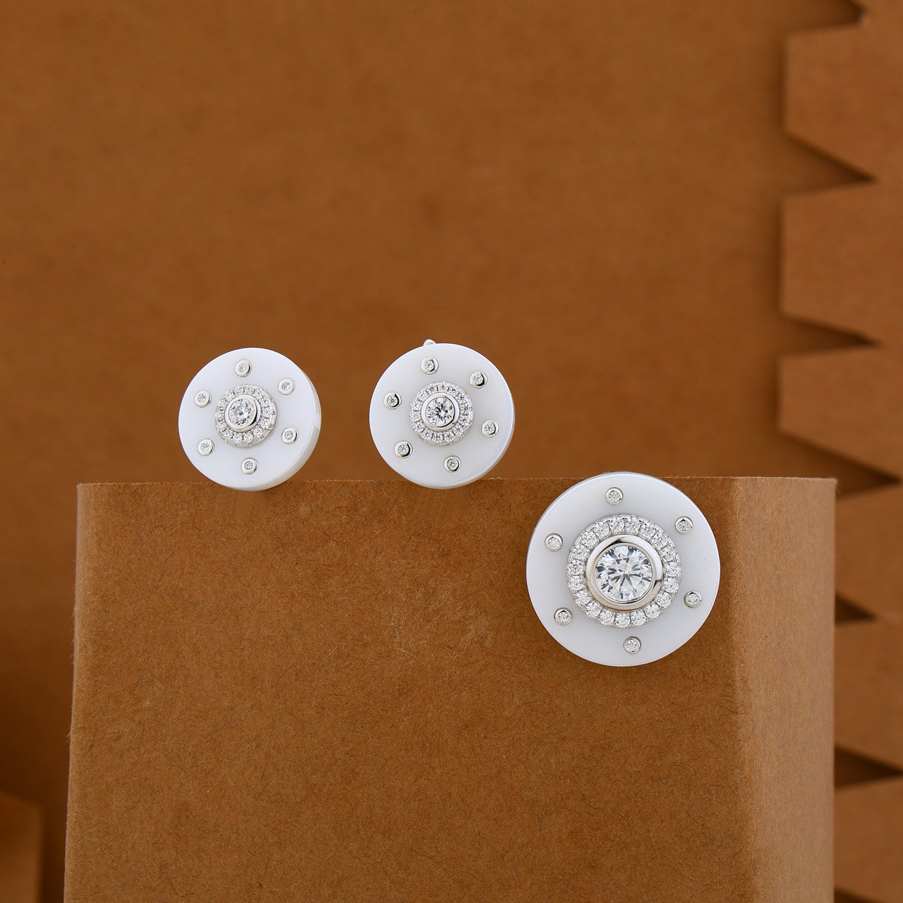 Silver Glow Ceramic Pendant Set