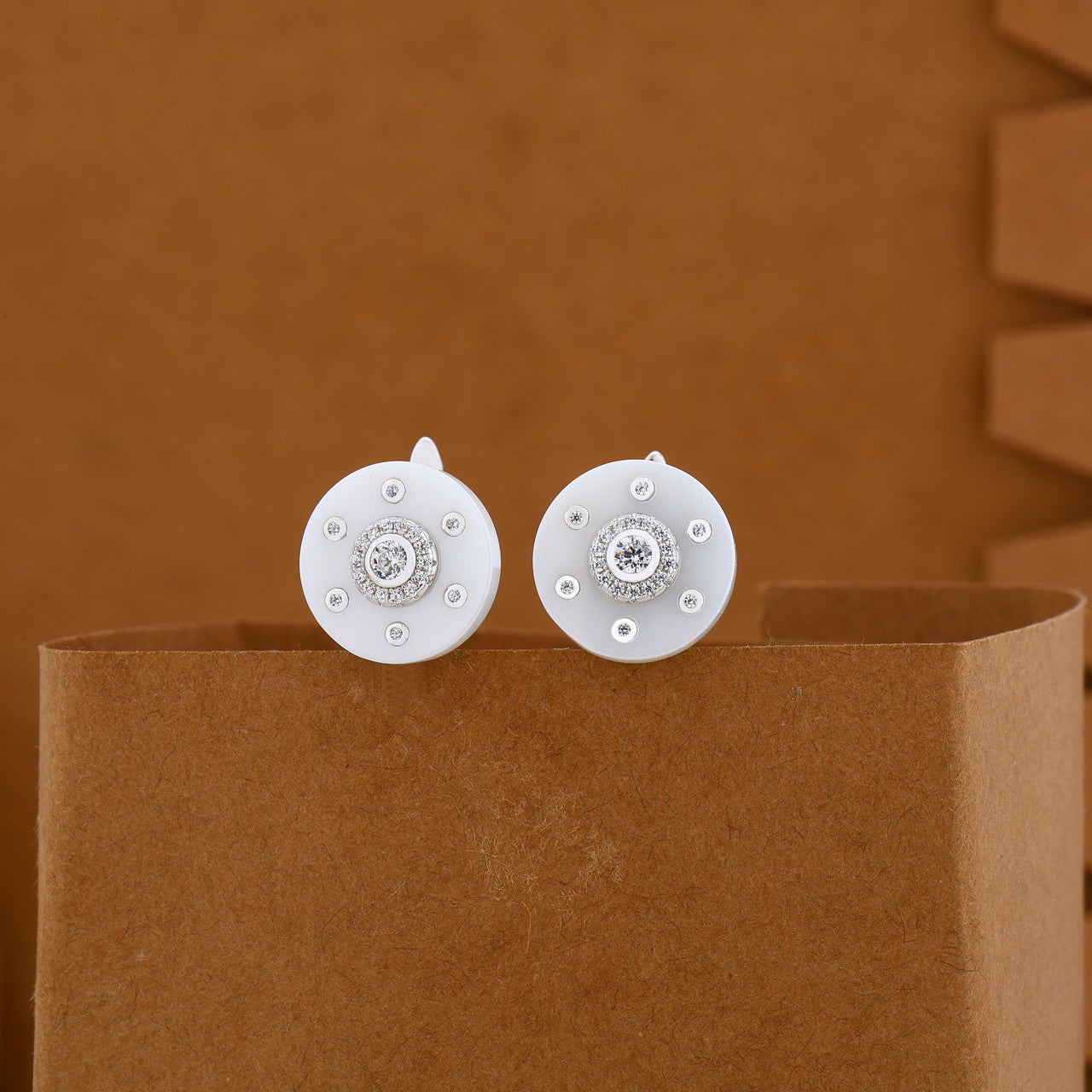 Silver Glow Ceramic Pendant Set