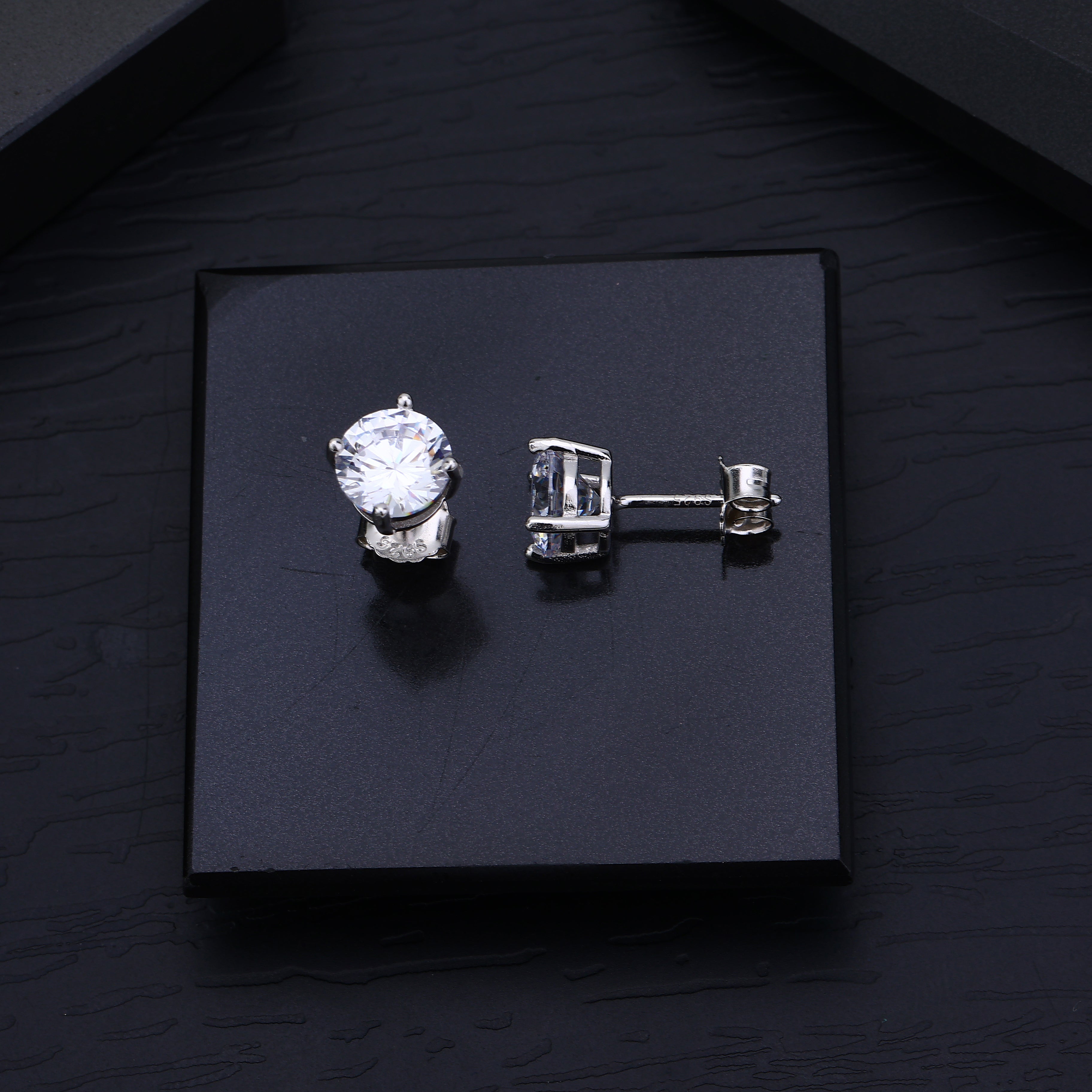 92.5 Sterling Silver Solitaire Pendant & Earrings Set