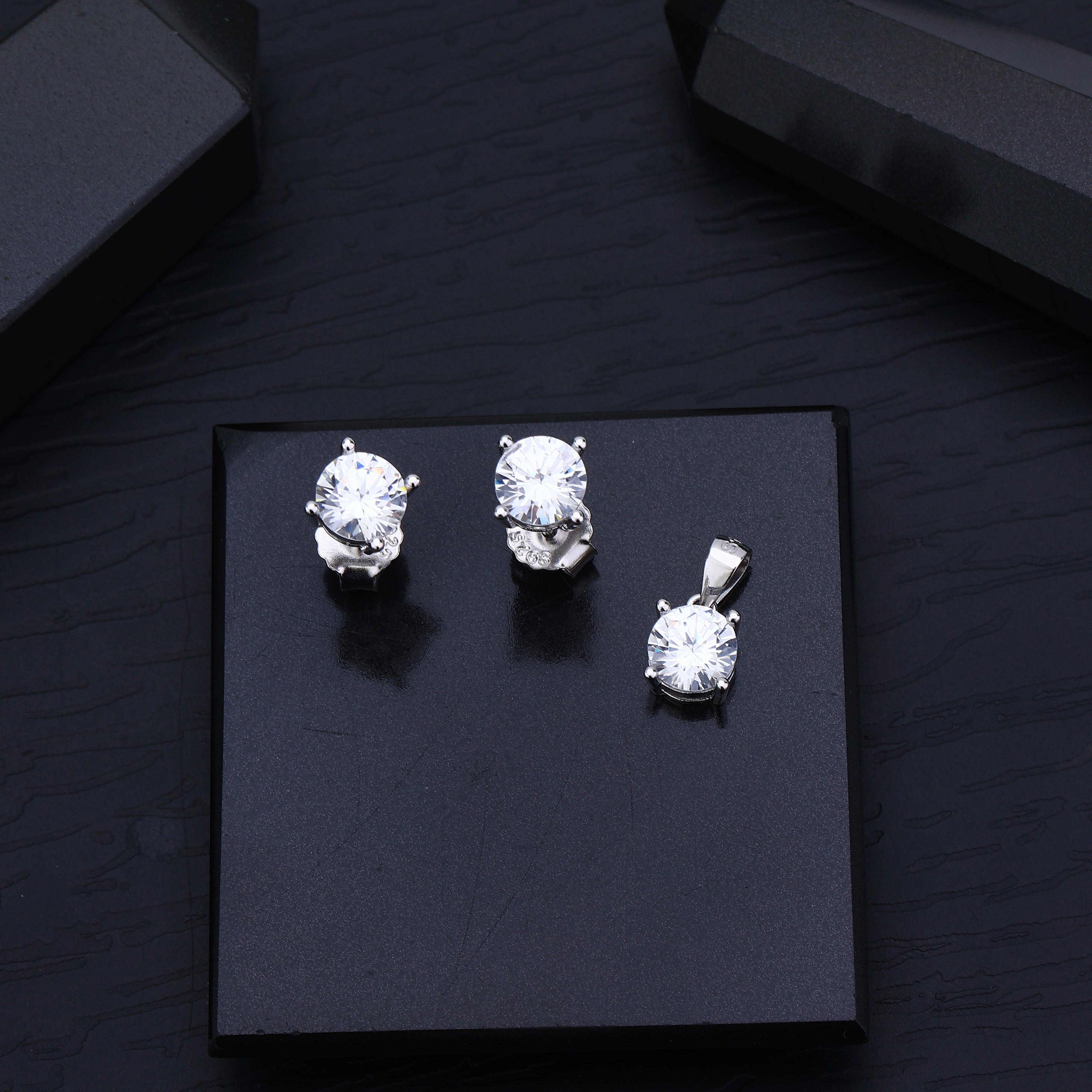 92.5 Sterling Silver Solitaire Pendant & Earrings Set