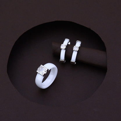 Classic Noir Solitaire White Silver Set