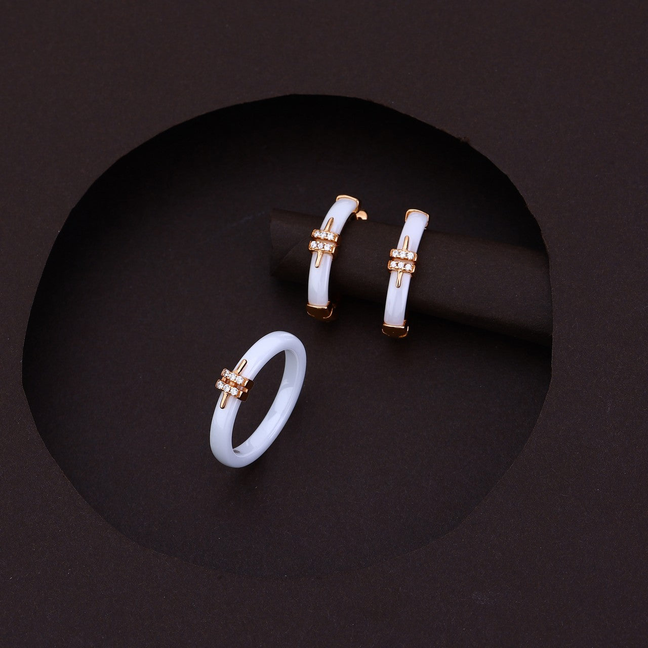 White Ceramic Arrow Silver Rose Set