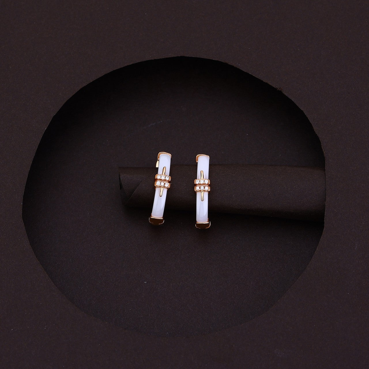 White Ceramic Arrow Silver Rose Set