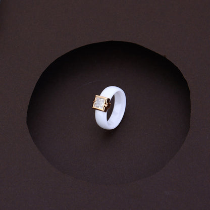 Classic Noir Solitaire White Rose Set