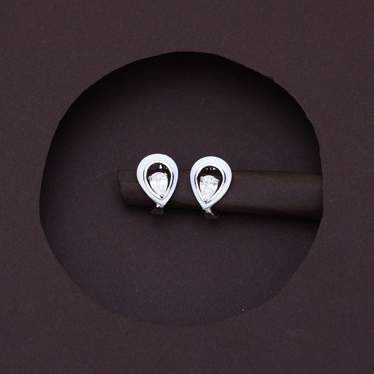 Eterna Glow Set -- Silver Elegance With White Touch