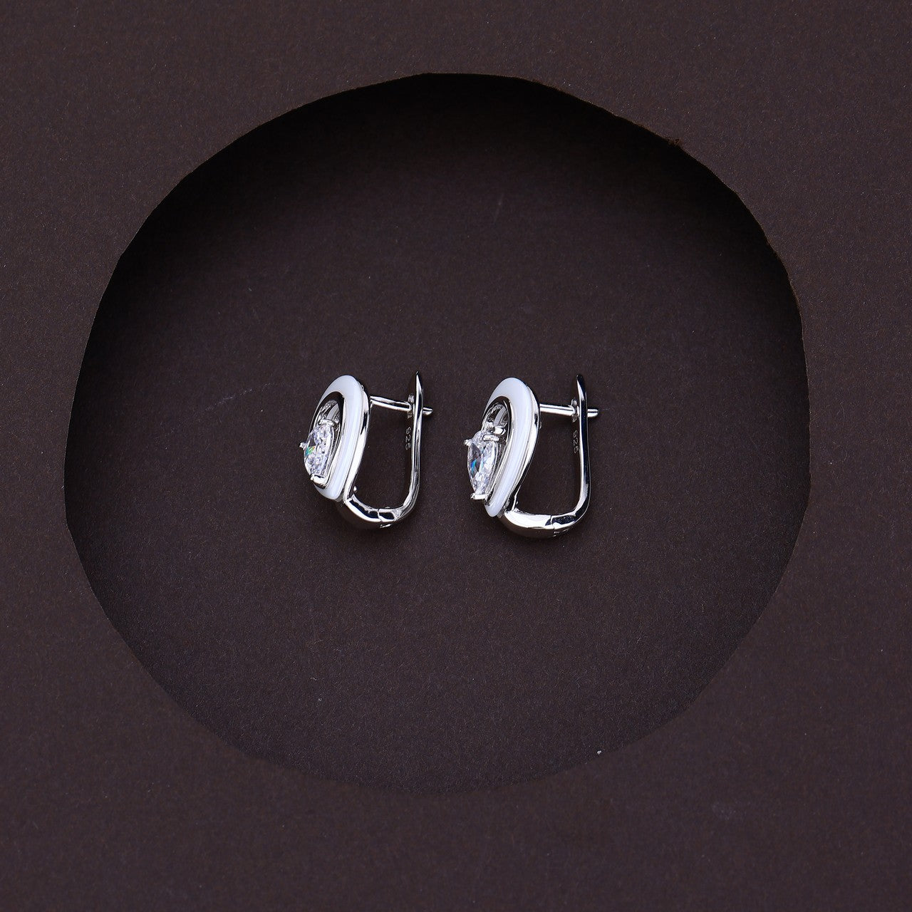 Eterna Glow Set -- Silver Elegance With White Touch