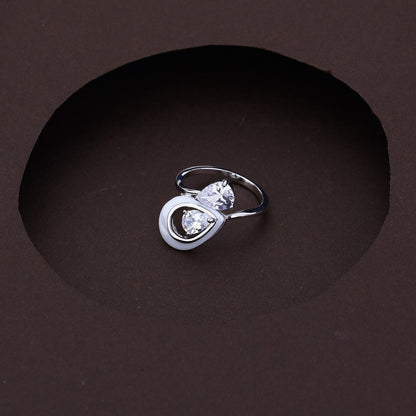 Eterna Glow Set -- Silver Elegance With White Touch