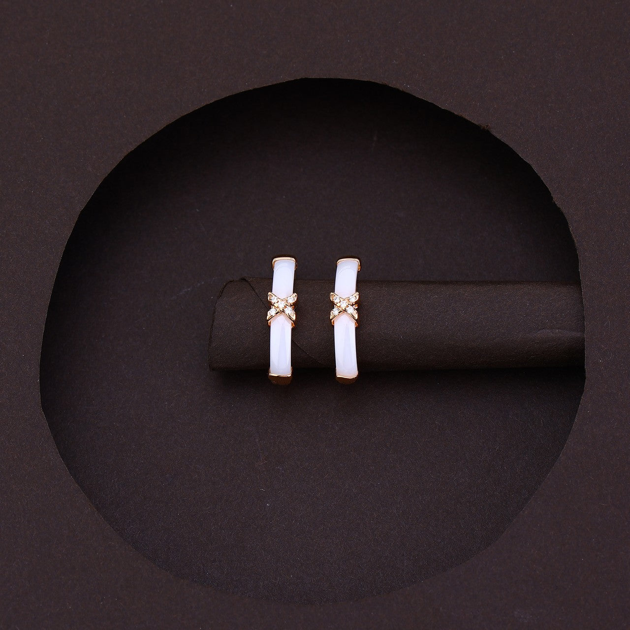 Cross Of Grace White Ceramic Rose Set