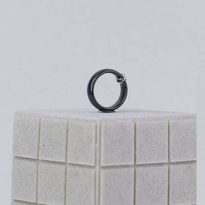 Elegant Eye Design Silver Ring